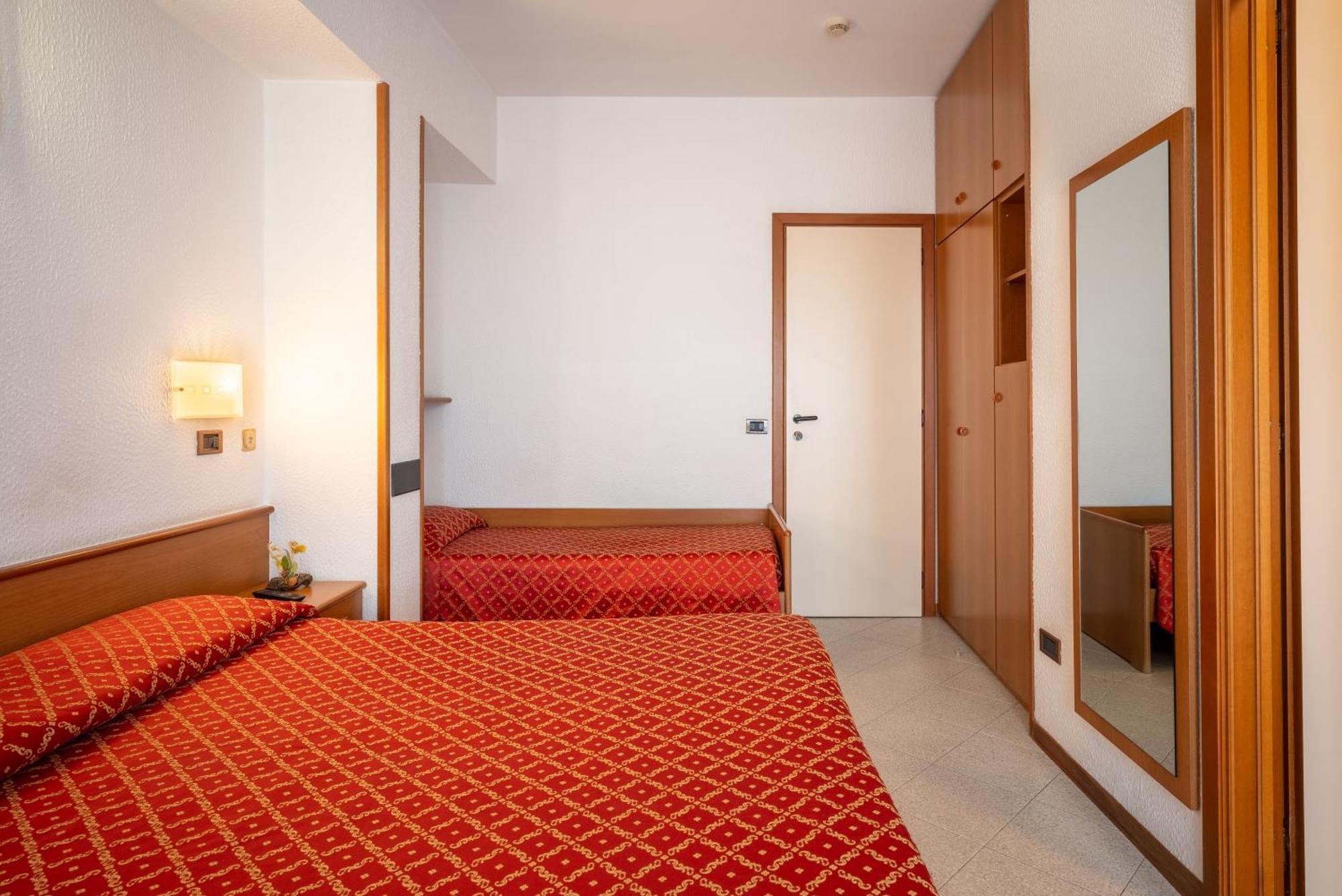 Hotel Careni Villa Italia Finale Ligure Dış mekan fotoğraf